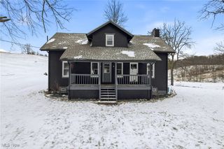 1032 Hartwood Road NW, Magnolia, OH 44643