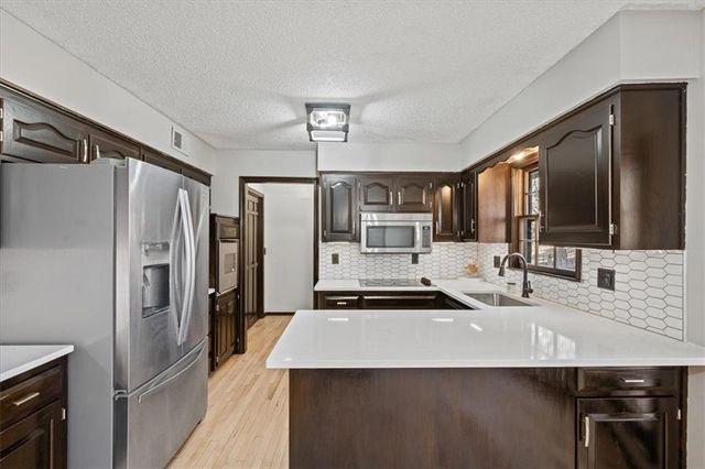 13408 W 78TH Terrace, Lenexa, KS 66216