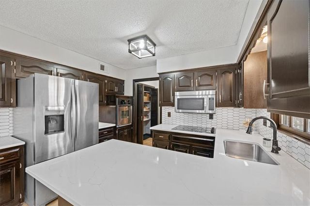 13408 W 78TH Terrace, Lenexa, KS 66216