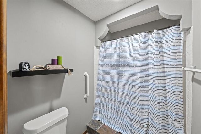 13408 W 78TH Terrace, Lenexa, KS 66216