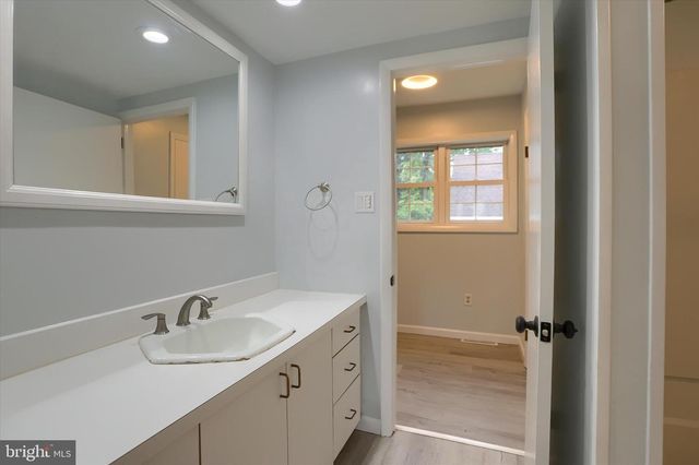 5008 ERBS BRIDGE RD, Mechanicsburg, PA 17050