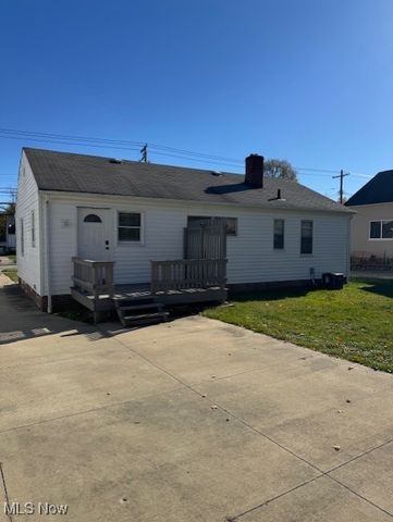 1256 Lander Road, Mayfield Heights, OH 44124