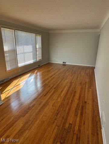 1256 Lander Road, Mayfield Heights, OH 44124