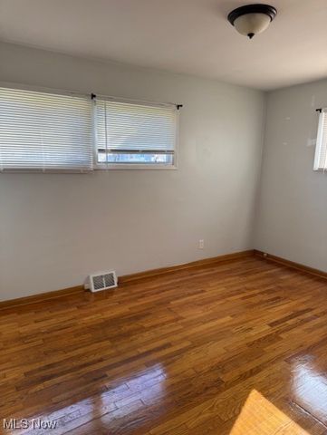 1256 Lander Road, Mayfield Heights, OH 44124