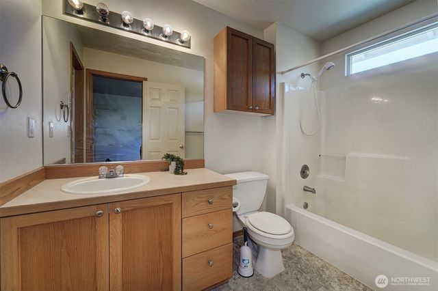 1299 NW Amanda Loop, Silverdale, WA 98383