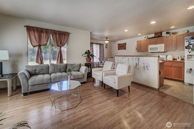 1299 NW Amanda Loop, Silverdale, WA 98383