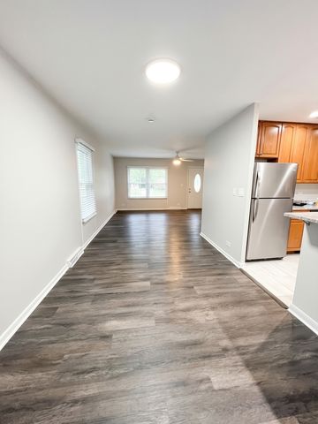 63 Saint Marys Parkway, Buffalo Grove, IL 60089