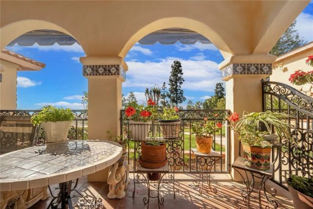 2240 Foothill Boulevard, Santa Ana, CA 92705