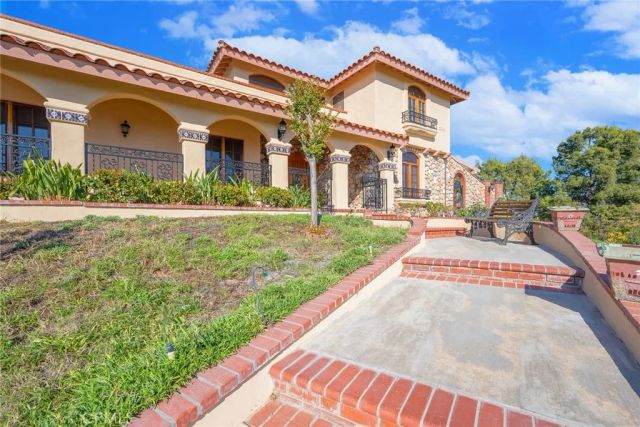 2240 Foothill Boulevard, Santa Ana, CA 92705
