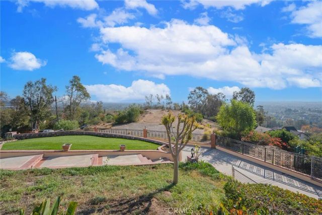 2240 Foothill Boulevard, Santa Ana, CA 92705