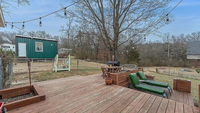 230 Stone Bridge Road, Fayetteville, AR 72701