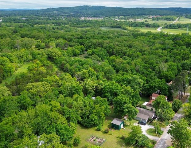 230 Stone Bridge Road, Fayetteville, AR 72701
