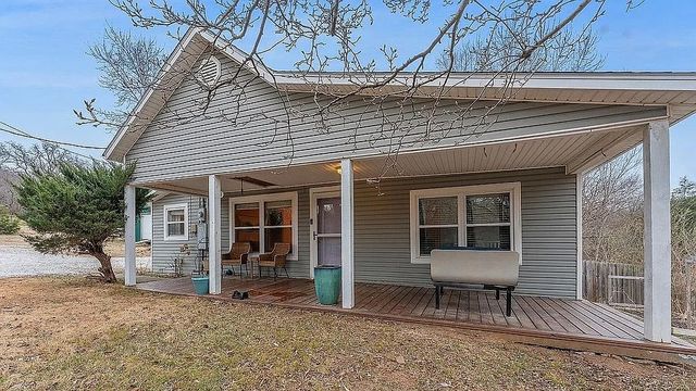 230 Stone Bridge Road, Fayetteville, AR 72701