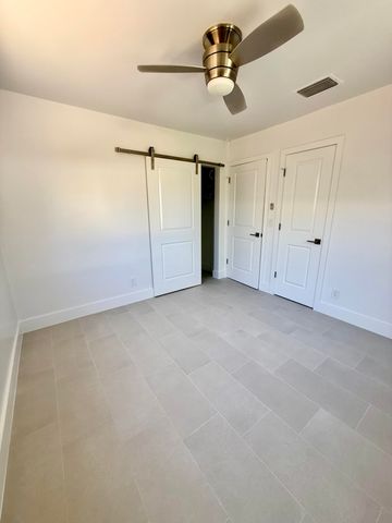 814 S Lake Drive, Lantana, FL 33462