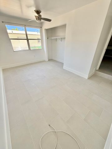 814 S Lake Drive, Lantana, FL 33462