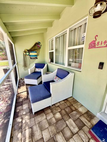 814 S Lake Drive, Lantana, FL 33462