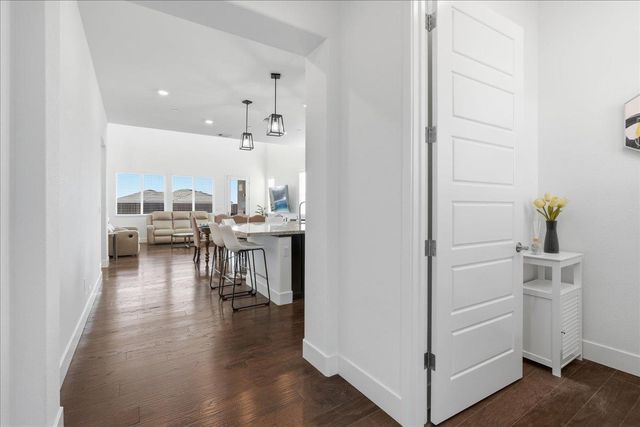 4736 Holliday Ln, El Dorado Hills, CA 95762
