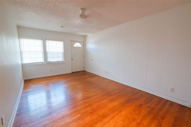 3900 Dexter Avenue, Fort Worth, TX 76107