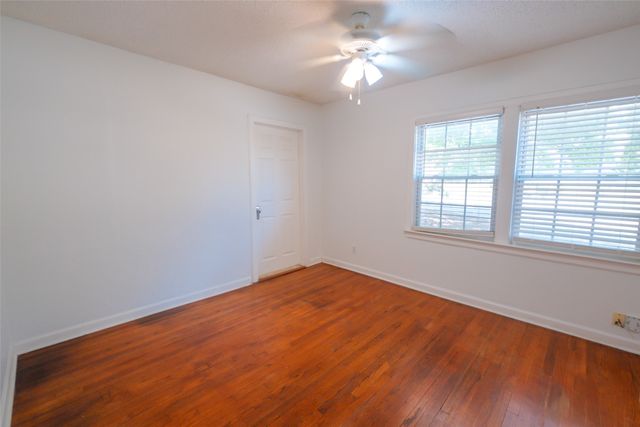 3900 Dexter Avenue, Fort Worth, TX 76107