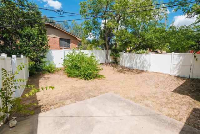 3900 Dexter Avenue, Fort Worth, TX 76107