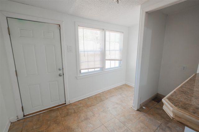 3900 Dexter Avenue, Fort Worth, TX 76107