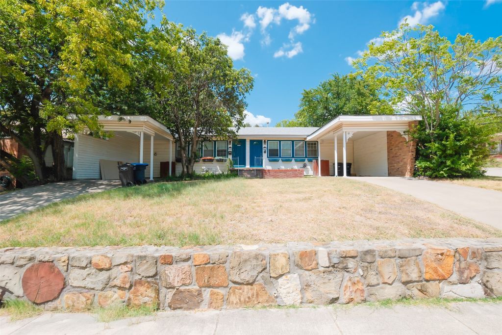 3900 Dexter Avenue, Fort Worth, TX 76107