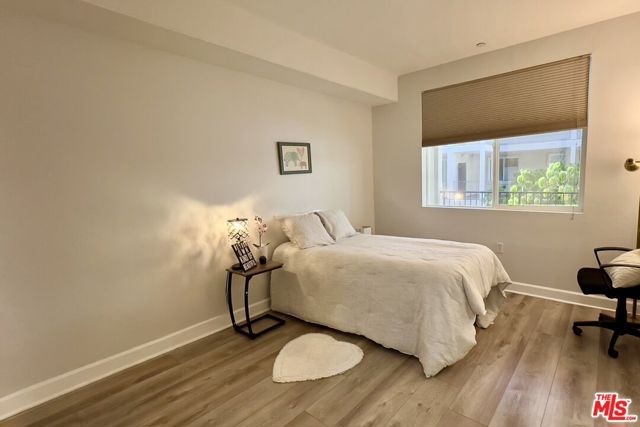 14412 Killion Street 205, Sherman Oaks, CA 91401