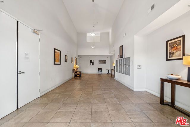 14412 Killion Street 205, Sherman Oaks, CA 91401