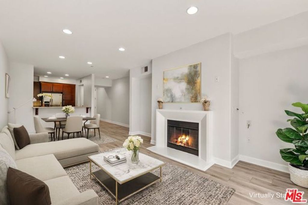 14412 Killion Street 205, Sherman Oaks, CA 91401