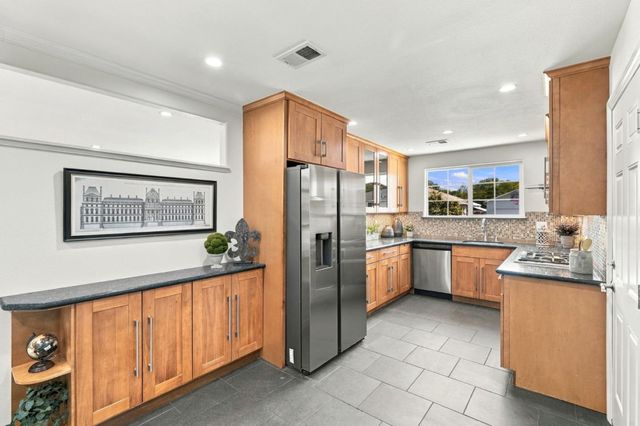 1025 Fulton Avenue, Sunnyvale, CA 94089
