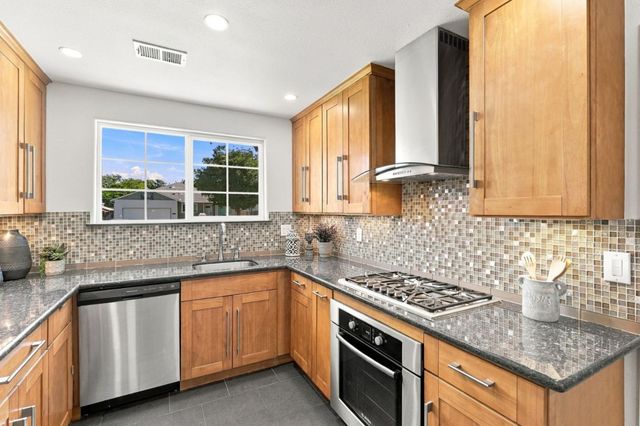 1025 Fulton Avenue, Sunnyvale, CA 94089
