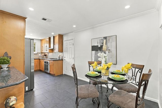 1025 Fulton Avenue, Sunnyvale, CA 94089