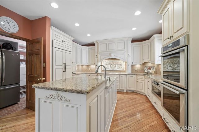 5716 Lilac Trails Drive, St Louis, MO 63128