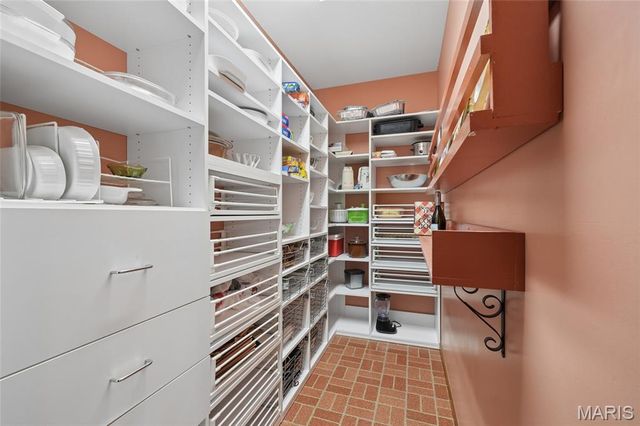 5716 Lilac Trails Drive, St Louis, MO 63128