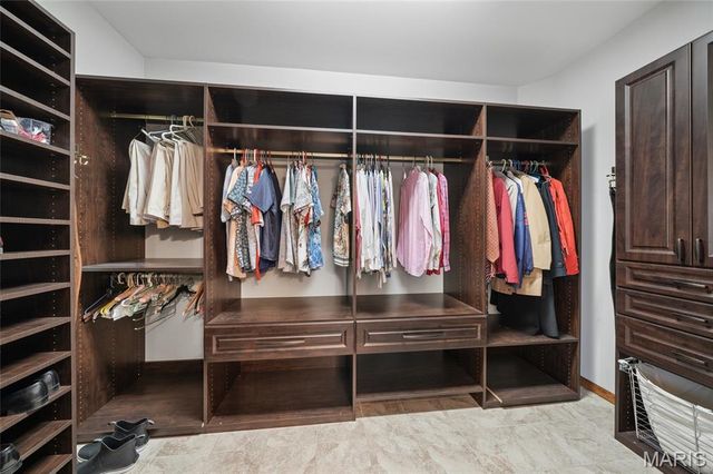 5716 Lilac Trails Drive, St Louis, MO 63128