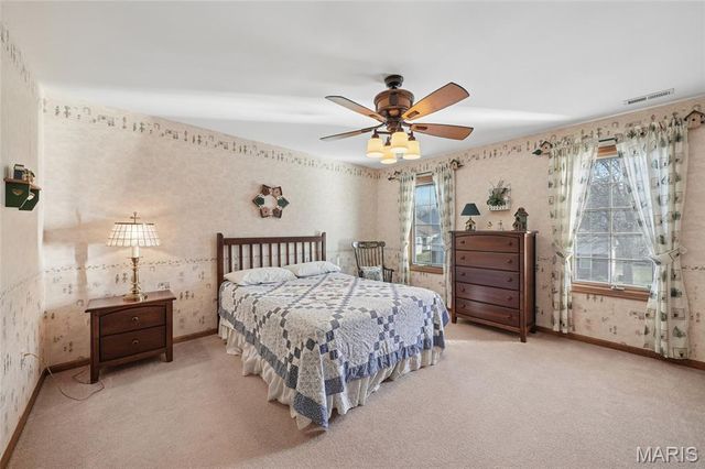 5716 Lilac Trails Drive, St Louis, MO 63128