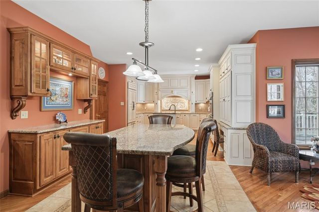 5716 Lilac Trails Drive, St Louis, MO 63128