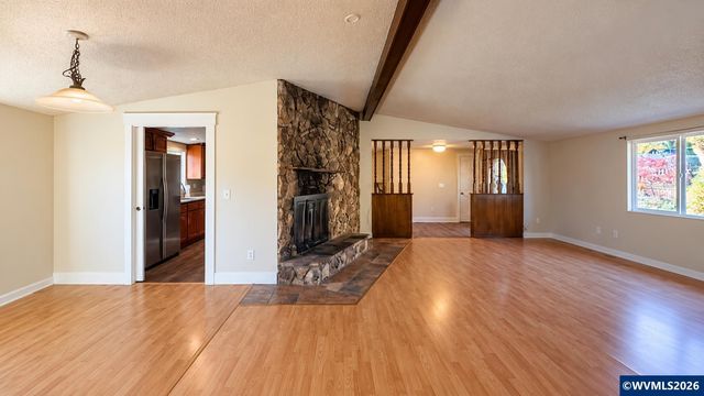 10646 Sunnyside Rd SE, Jefferson, OR 97352