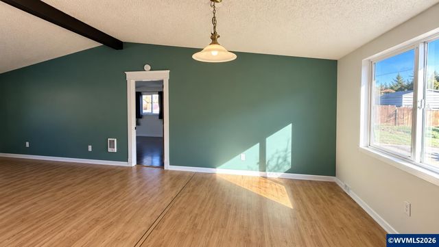 10646 Sunnyside Rd SE, Jefferson, OR 97352