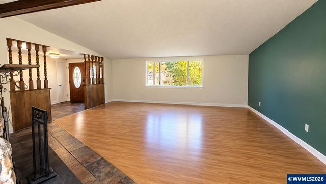 10646 Sunnyside Rd SE, Jefferson, OR 97352