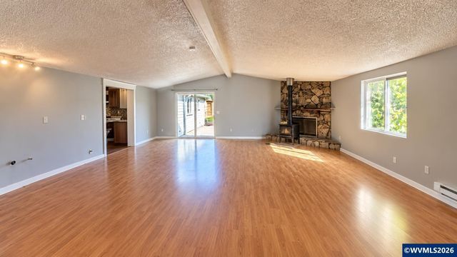 10646 Sunnyside Rd SE, Jefferson, OR 97352