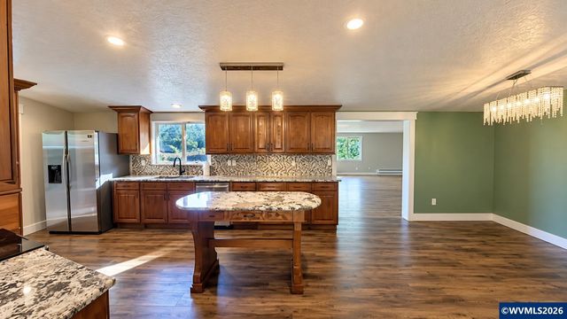 10646 Sunnyside Rd SE, Jefferson, OR 97352