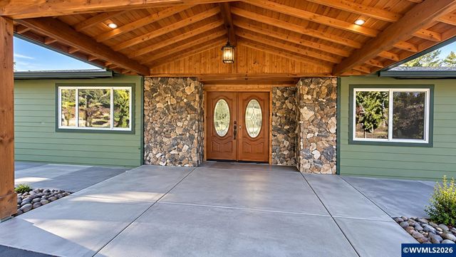 10646 Sunnyside Rd SE, Jefferson, OR 97352