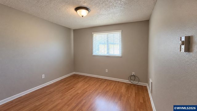 10646 Sunnyside Rd SE, Jefferson, OR 97352