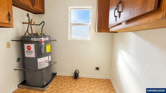 10646 Sunnyside Rd SE, Jefferson, OR 97352