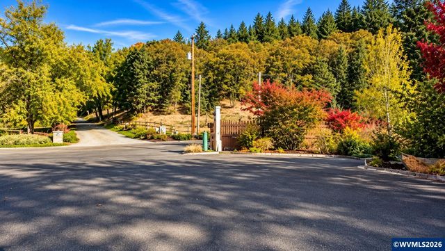 10646 Sunnyside Rd SE, Jefferson, OR 97352