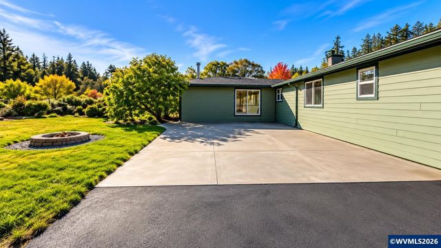 10646 Sunnyside Rd SE, Jefferson, OR 97352