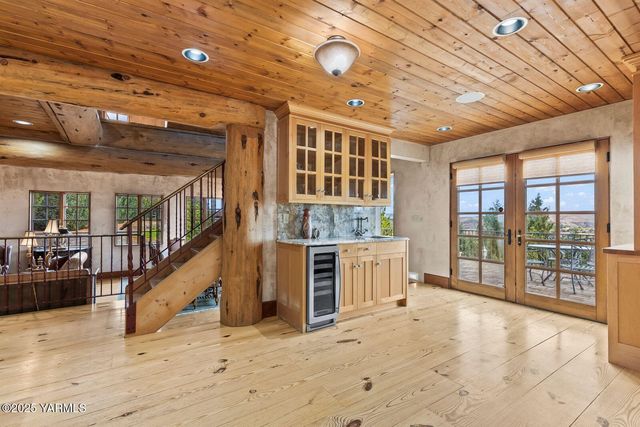 901 N 66th Ave, Yakima, WA 98908