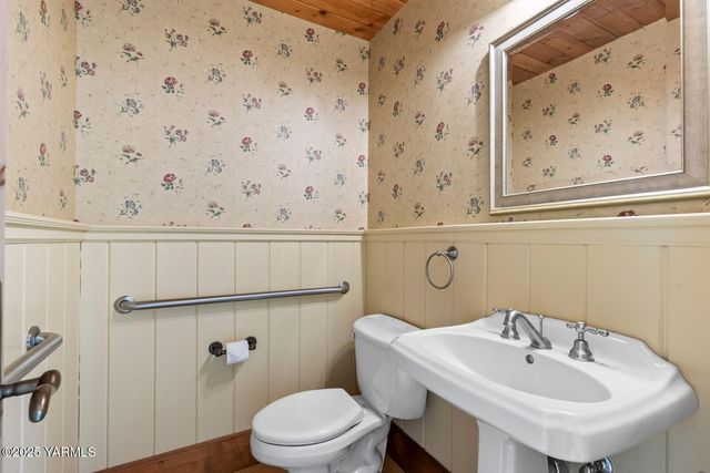 901 N 66th Ave, Yakima, WA 98908