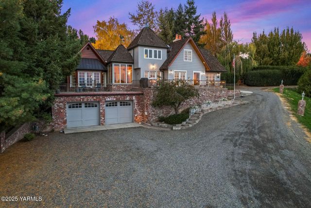 901 N 66th Ave, Yakima, WA 98908